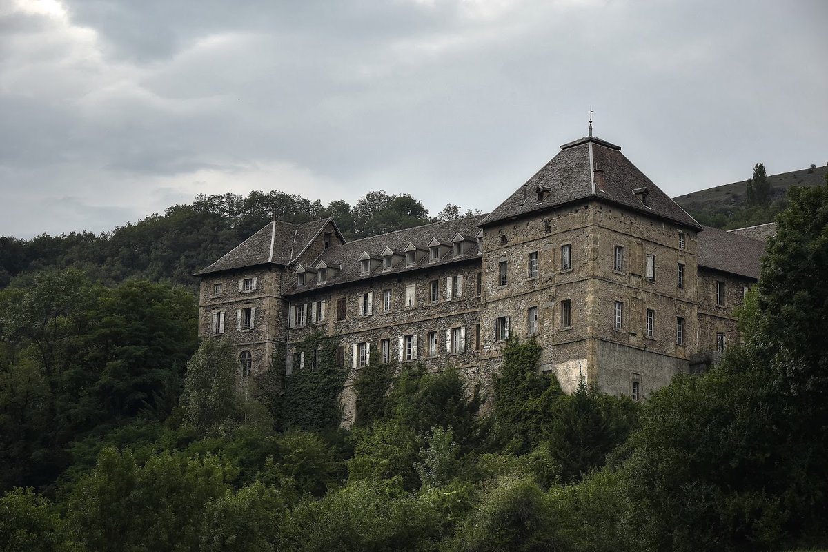 JuniorLeJ_'s tweet image. Bon programme de la soirée.

Je vais à un urbex en voiture qui est un peu loin de chez moi en attendant @RyyNow stream sur ma chaîne

L'urbex commencera vers 21h30 - 22h j'ai pas l'heure exacte soyez vif j'ferais un tweet (oui l'urbex c'est l'image qui est en dessous mdrrrr)