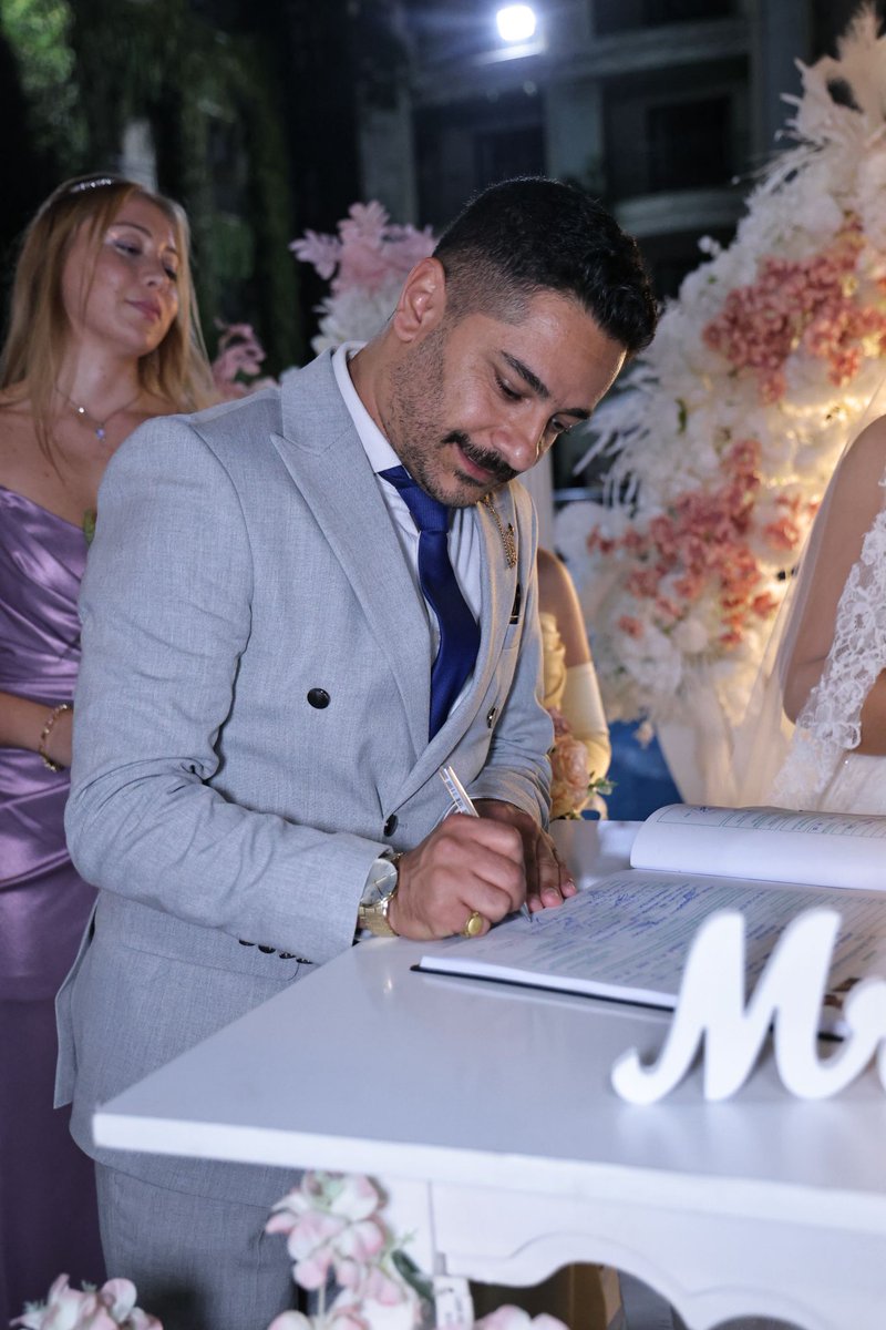 Kıymetli dostum, yol arkadaşım #RecepAydoğan kardeşimin nikah akdine katılıp,bu önemli gününde nikah şahidi olarak
2025 Aile Yılı kapsamında emziği taktık.
Dini ve resmi olarak nikah şahitliğini yaptığım kardeşlerime mutluluklar diliyorum
<a href="/RTErdogan/">Recep Tayyip Erdoğan</a> <a href="/MahinurOzdemir/">Mahinur Özdemir Göktaş</a> <a href="/idrisakbiyik/">Dr. İdris AKBIYIK</a>