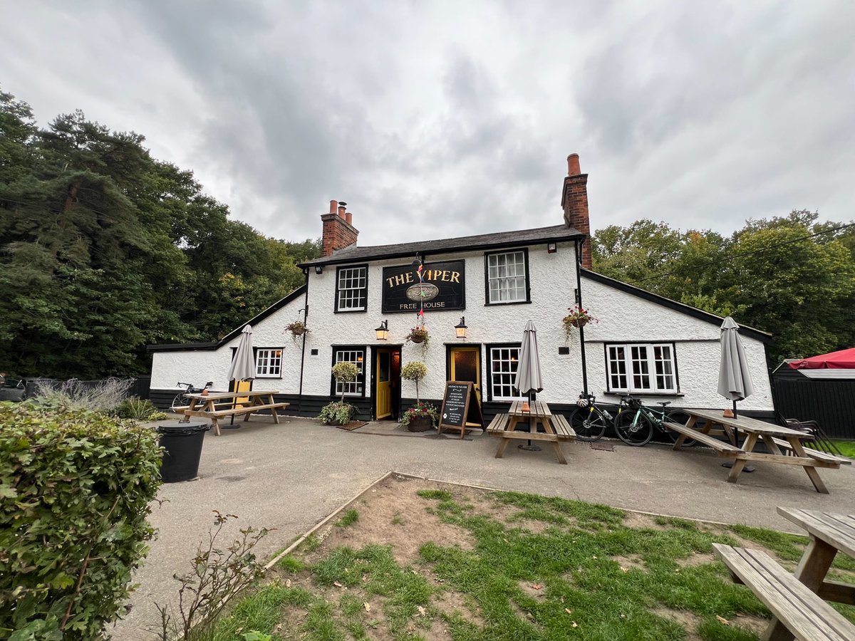 HaveringCycling's tweet image. Havering CTC New Year’s Day Ride. Destination- “The Viper” Mill Green. Ride distance about 30 miles. Meet- 9:45 for 10am start outside Roomes (Fashion and Home) store, 41-49 Station Road, Upminster, RM14 2SX