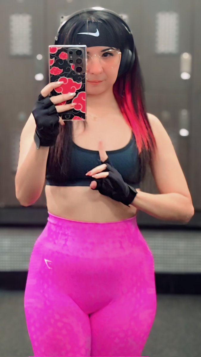 Ruby_Moon11's tweet image. La vieja esa... 👵