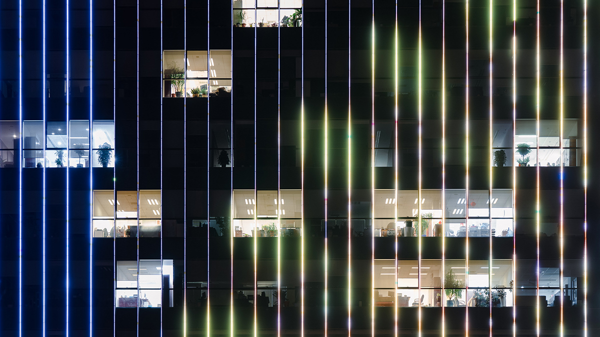 Too often teams adopt AI tools independently, optimizing within their own functions and unintentionally strengthening the silos we want to break down. For a deeper look at how to prevent AI from reinforcing silos, I recommend reading this HBR article:
hbr.org/2025/09/dont-l…