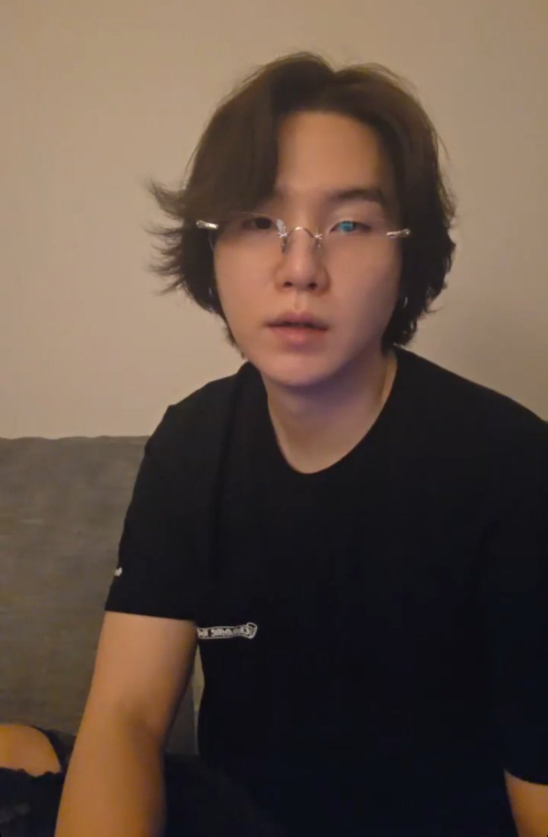 monokgs's tweet photo. him 🥰 https://t.co/CfRitF8wdS