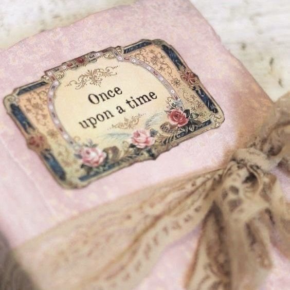 moontides_'s tweet image. She lived in her own fairytale