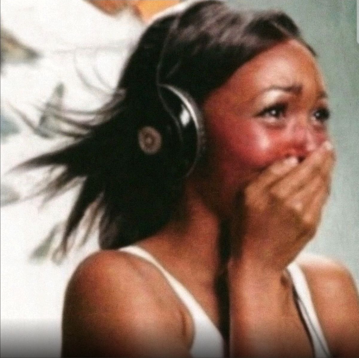 httpsbriefx's tweet image. saraya coming out to Stars in the Night, oh i'm crying