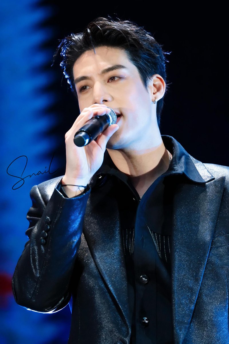 snail_0309's tweet photo. 今天我也深陷在这个世界 而悄悄把你遗忘了

@spy_hemmawich 
#SpySailub #คุณเพื่อนบ้าน https://t.co/7UDFffvQTl