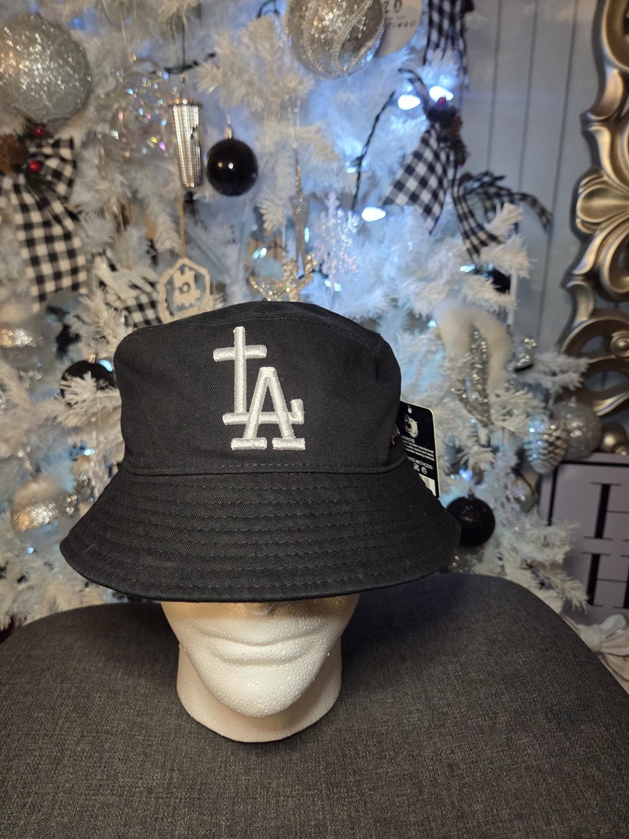MYBGmarketing's tweet image. Black bucket hats! 🎩 Rep your favorite team and your love for Jesus ✝️ 
#CustomApparel
#Embroidery 
#MakeYourBusinessGrow 
#relyonangela