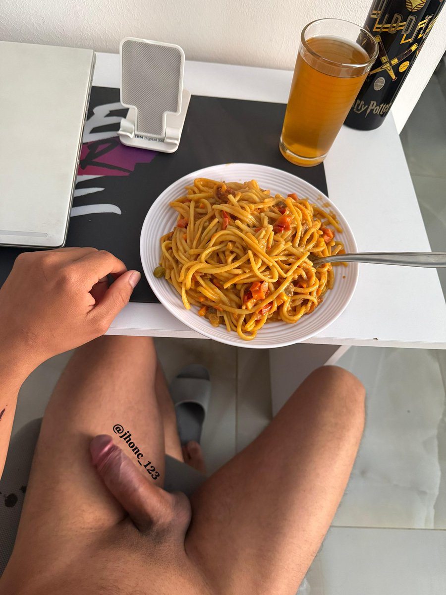 Jhonc_123's tweet photo. Hora de almorzar https://t.co/cSrDYeNFtO