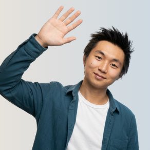 #NouvellePhotoDeProfil just trying a new branding where the high five will be my signature move lol ~> Connecting people, spreading good vibes !