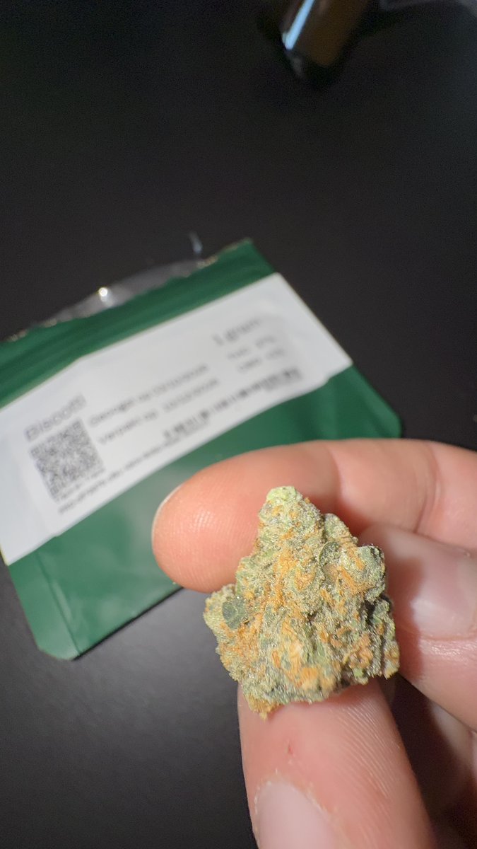 WriteWeed's tweet photo. Biscotti & Sour Z #WriteWeed #Mmemberville #420Life #IAmGDC https://t.co/U88aeaGGEd
