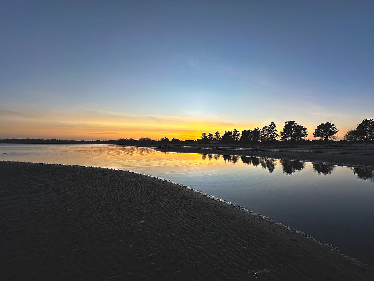 mikeahrens_'s tweet photo. Holnis Strand, Flensburger Förde
#holnis #Flensburg #sonnenuntergang https://t.co/nxmmJpeEKF