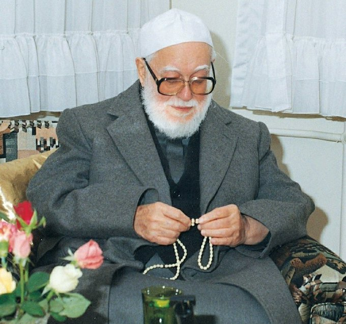 Sabahleyin kalkınca ilk işiniz abdest almak olsun. Sonra da ‘İlâhî ente maksûdî ve ridàke matlûbî' duâsını yapın. Böyle yaparsanız akşama kadar yaptığınız bütün işlere bu duânın bereketi gelir ve hepsi Cenâb-ı Hakk'ın rızasına muvafık olur.

Musa Topbaş Efendi (k.s.)