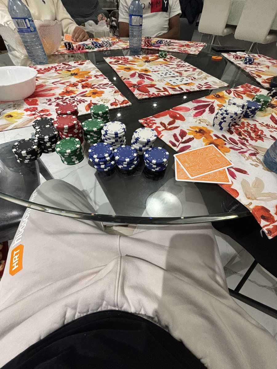 raed_r43's tweet photo. Love a good poker night with friends https://t.co/HyXaohJy0C