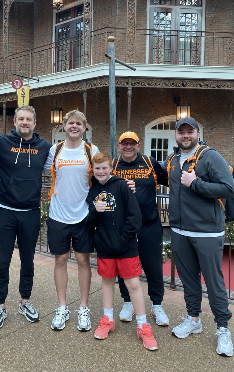 Cool moment introducing my nephew to the Tennessee ST coaching staff and long snapper!

Go Vols 🤟