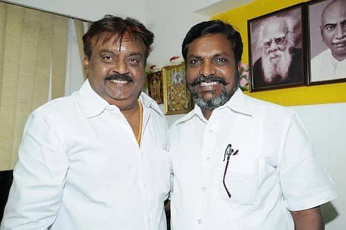 thirumaofficial's tweet photo. வெள்ளந்தியான உள்ளம���. வெளிப்படையான பேச்சு. உள்ளொன்று வைத்து புறமொன்று பேசத் தெரியாத மழலையின் பாங்கு. எளியோரை நேசிக்கும் உயரிய மாண்பு. இவற்றின் அடையாளமே #கேப்டன்_விஜயகாந்த் . 
தமிழ் மக்களின் உள்ளமெல்லாம் கொள்ளை கொண்ட பேராளுமை. இரண்டு ஆண்டுகள் உருண்டோடி விட்டன. அவர் நம்மோடு இல்லை என்பதை மனம் ஏற்கவில்லை. 
அவருக்கு எமது #வீரவணக்கம்.