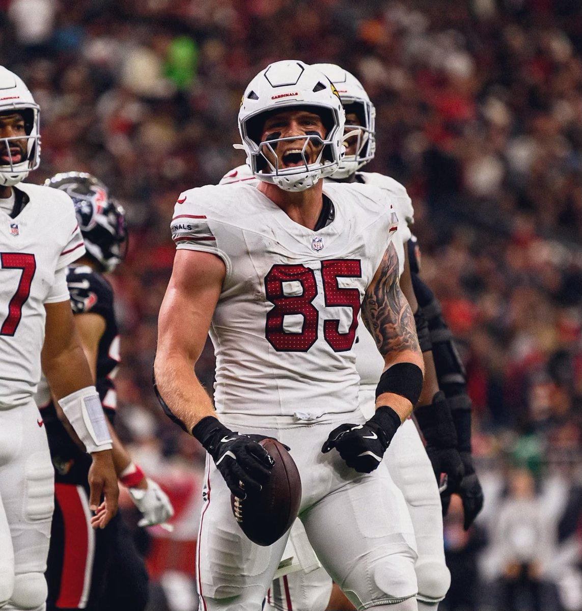 PandaPicks00's tweet photo. NFL Week 17 Full Betting Card🐼

Straight Bets:
1U: T. McBride o76.5 Rec. Yds (-112)
1U: M. Gesicki o25.5 Rec. Yds (-112)
1U: J. Meyers o59.5 Rec. Yds (-110)
1U: D. Achane o26.5 Rec. Yds (-114)
1U: S. Diggs o60.5 Rec. Yds (-114)
1U: T. Pollard u72.5 R+R Yds (-111)
1U: D. Washington o25.5 Rec. Yds (-112)
1U: B. Hall o57.5 Rush Yds (-112)

Ladders:
0.25U: S. Diggs 80+ Rec. Yds (+186)
0.25U: B. Hall 75+ Rush Yds (+194)

Parlays & Value Plays:
0.25U: Round Robin (+2151)
- B. Thomas Jr. 70+ Rec. Yds
- T. Shough 210+ Pass | 15+ Rush
- E. Higgins 35+ Rec. Yds

Busy with Christmas so no write ups for today. BOL🎁

#GamblingX #GamblingTwitter #NFL #NFLBets #BestBets #Playerprops #Fanduel #Draftkings #Underdog #PrizePicks #Propbets #nflfootball #nflnews