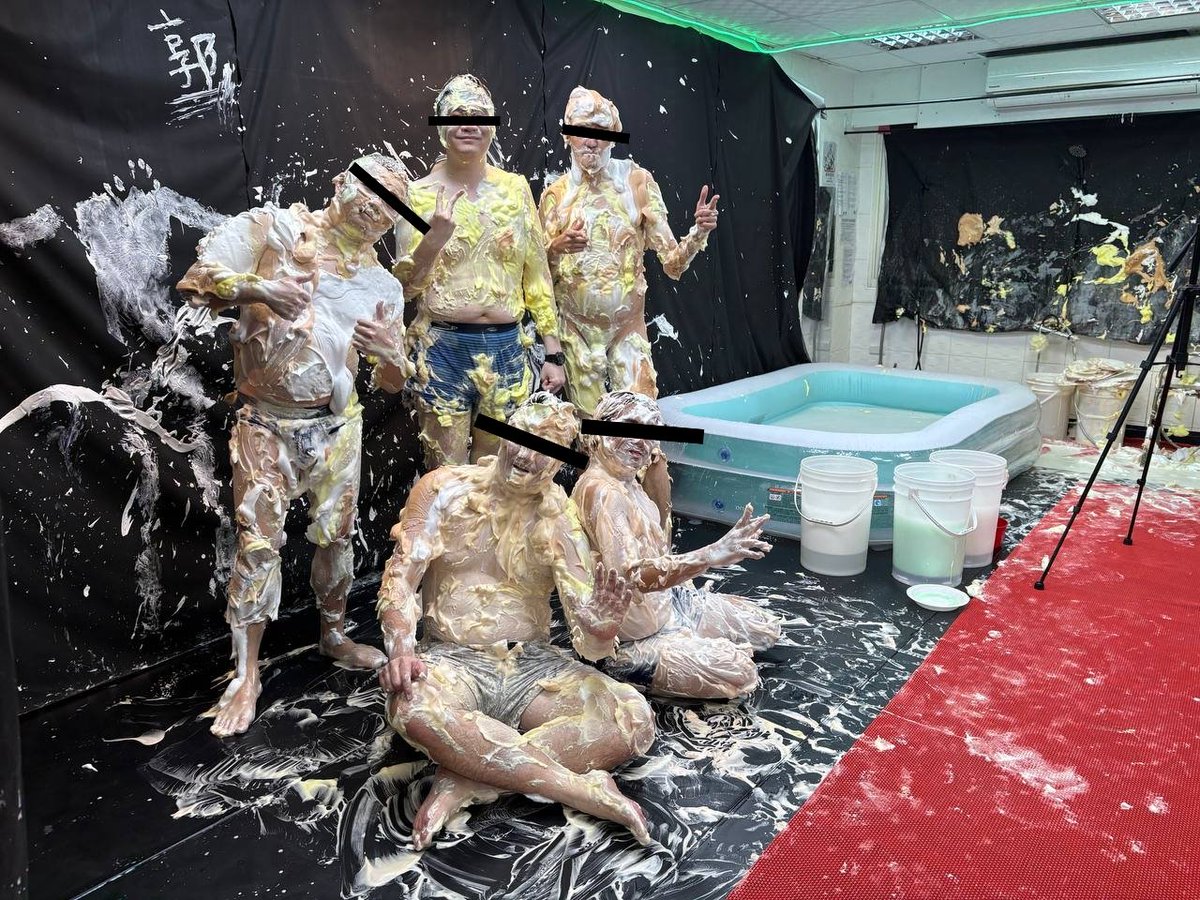 WAM Birthday party, Happy Birthday to me.

Host：<a href="/WAM_Ray_Ray/">雷雷⚡Ray Ray</a>

Studio：<a href="/StickySlimeTW/">Sticky Slime</a> <a href="/stickyslimenest/">史萊姆巢穴</a> 

#WAM #StickySlime #Messy #ColorfulCream #Pie #Wammer #WetAndMessy #paint #Gunge