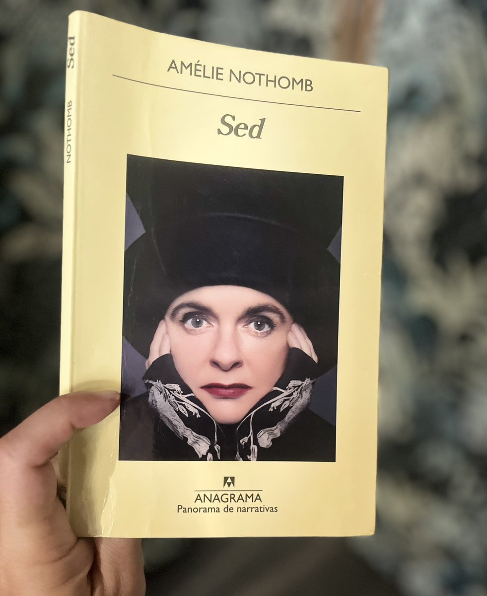 En lugar de malhumorarse con esta sátira (?), disfruten la pluma y lucidez de Nothomb, lean Sed. Literatura de la buena, sobre el testamento según Jesucristo o de la propia Amélie.