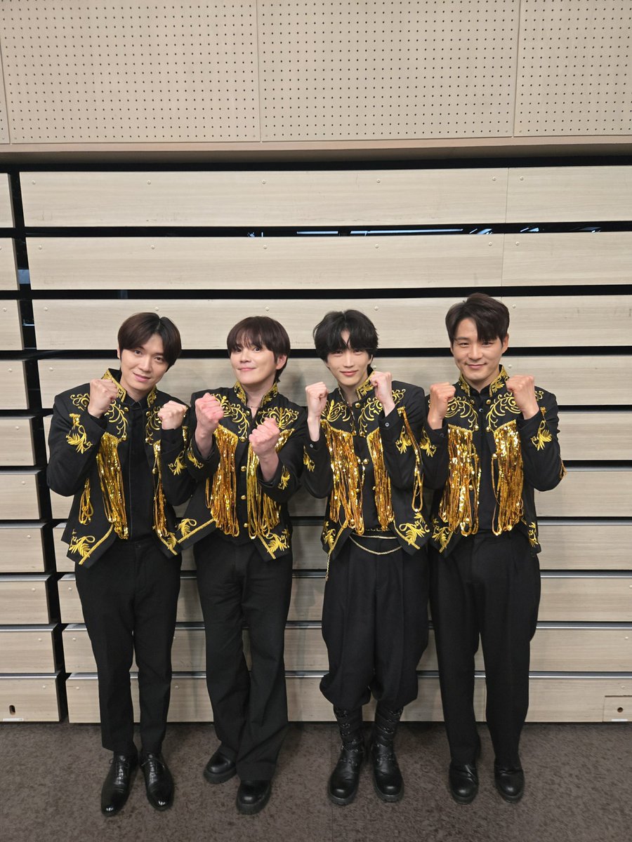 2025ねん ねんまつらいぶ！
27にち とうきょう！！28にち きょうと！！

ふつかかん ほんとうに さいこうの ふぃなーれでした ありがとう🥰

みなさんの おかげで
2025ねんは しあわせな いちねんに なりました

がんばってくれたのは
ぼくたちより みなさんです

ほんとうに ありがとう
だいすき❤️