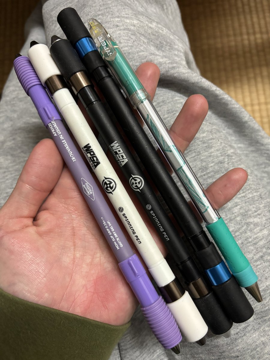 メルカリで買ったペン達
まさかのとこでボールペンαゲルBT手に入ってかなり気分良い
キャップアートカラーにするか悩むし配色もいじってみようかなー