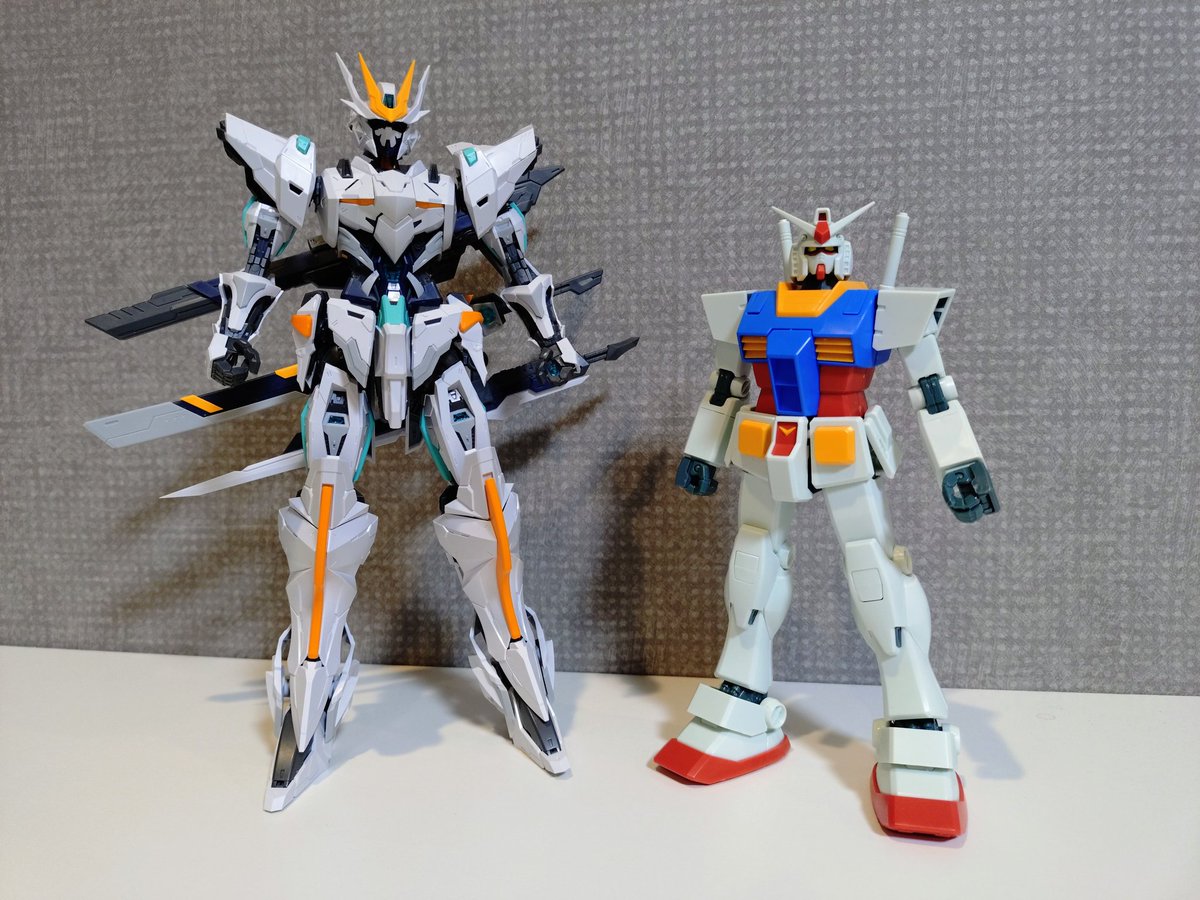 中華プラモ、SNAAの冥皇出来た。手首や武器の保持は甘めだけど武器持ち