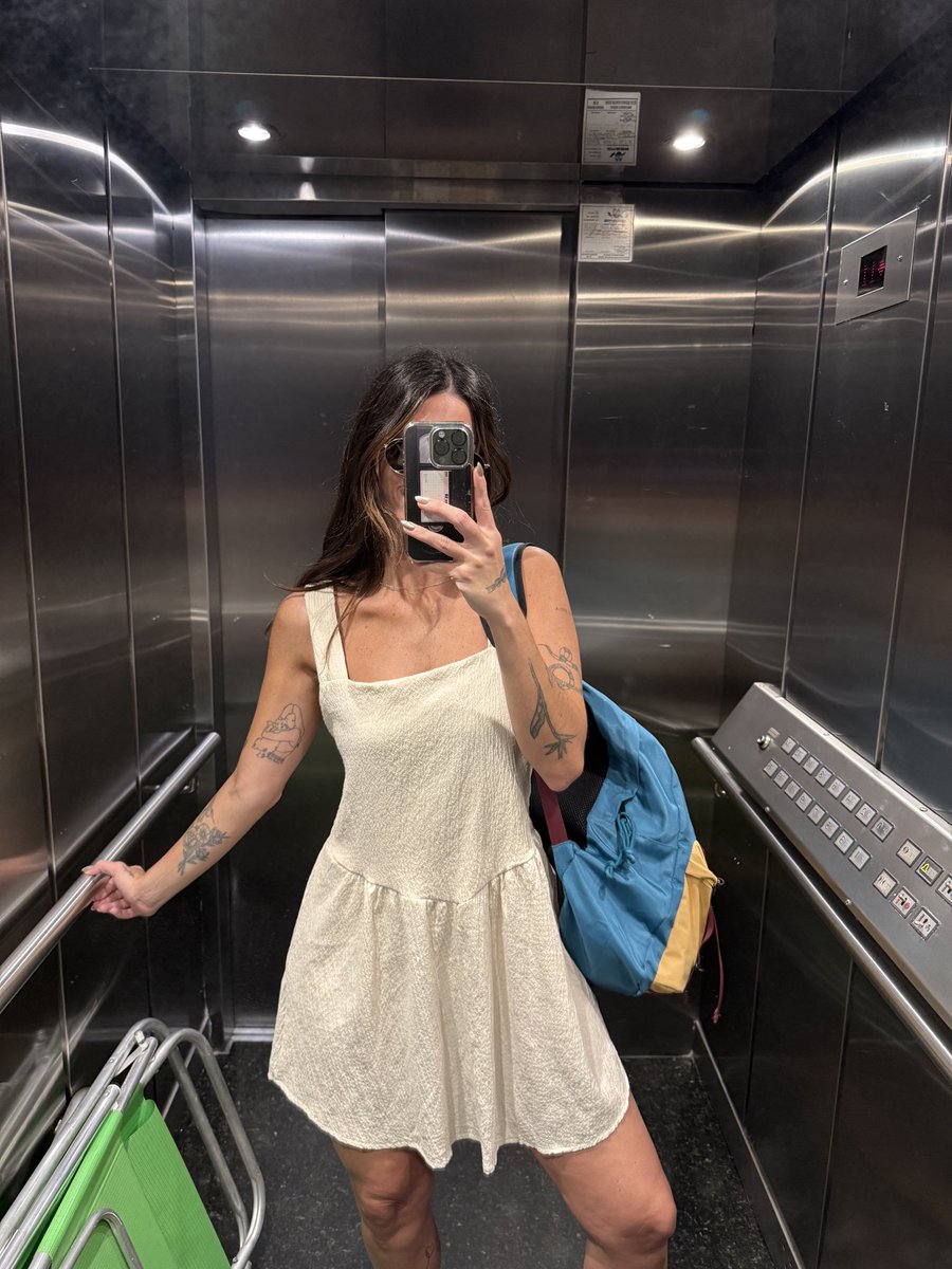 martuboring's tweet photo. Cumple con el objetivo que es estar liviana de ropa, quizás la tela sea parecida a un rollisec que dicen tinistas bacan ?? https://t.co/H44bcucj5c