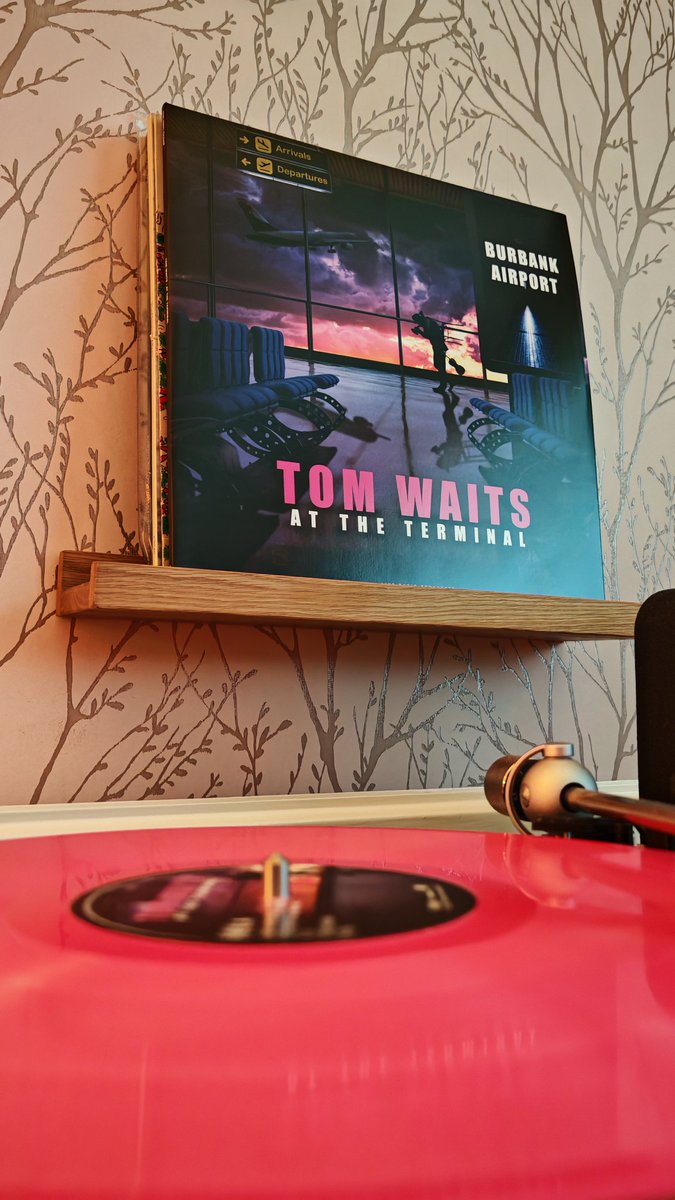#NowPlaying

Tom Waits | At The Terminal

The greatness of having family who know what you'd like for Christmas is counterbalanced by the need for an empty house before you can play it.

My first live Waits record on vinyl, and it's Waits at his whisky-soaked best.