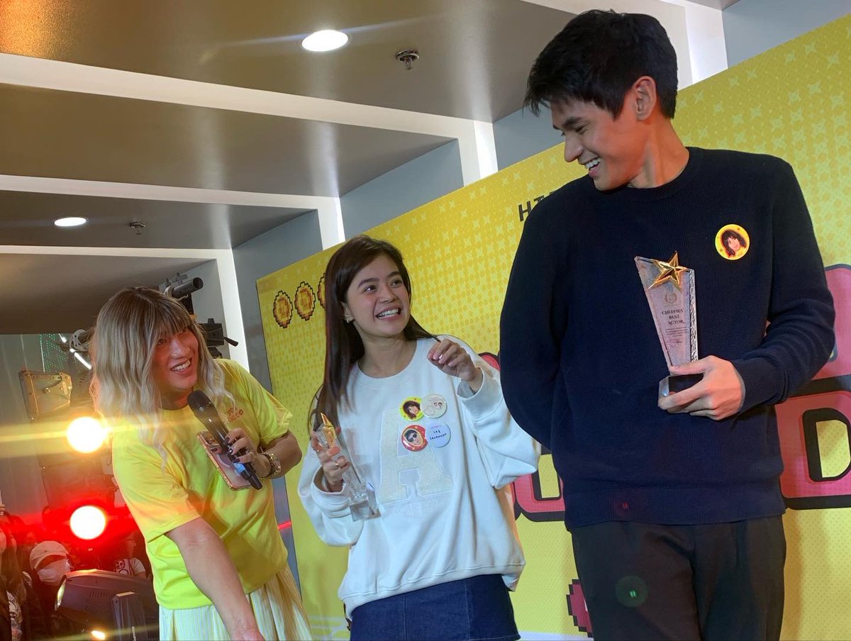 StarCinema's tweet photo. Thank you so much sa 3rd batch of #DustBia fans for watching #loveyousobad here at Gateway 2! 🥰 We love you sooo baddd!!! 🥹

#loveyousobad— NOW SHOWING in cinemas natiowide! ✨ https://t.co/EdEnuKuEMC