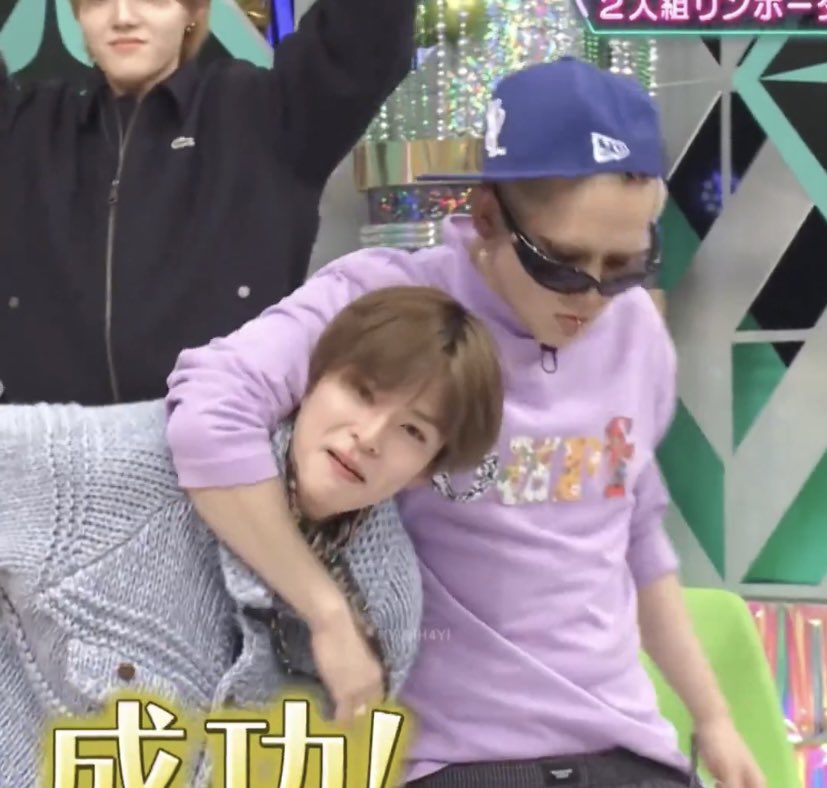 🦔 to 🤖: i want to date him 💗 

#CHOIHYUNSUK #ASAHI