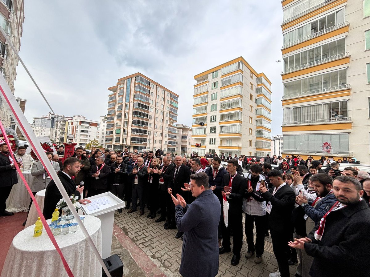 YUVAMIZ AÇILDI! 

Derneğimizin açılışına katılan tüm gönüldaşlarımıza teşekkürü borç biliriz. 

#YuvamızÜniSam