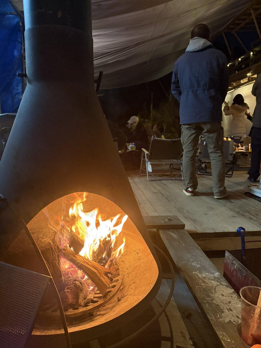 kan_ms88's tweet photo. 焚き火を囲んで歌って踊って飲んで

楽しい夜でした🔥 https://t.co/1jojUXppHy