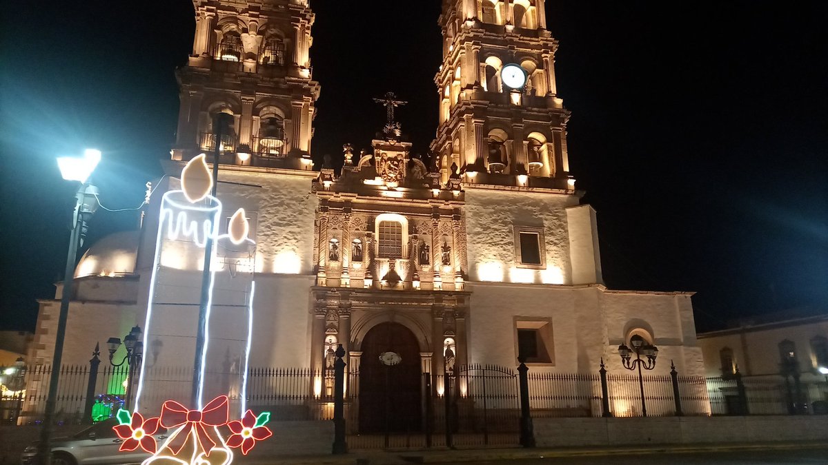 #Turismo La Catedral Basílica Menor de Durango, de belleza inigualable la noche del sábado.