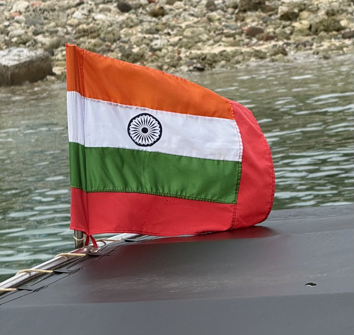 vivekjaipur's tweet image. #FlagCode being #violated and #Altered openly on beaches of #Andaman Need Corrective action @andamannicobar @ministryofhome1 @Andaman_Admin @AndamanPolice @AmitShahOffice @BJP4AnN