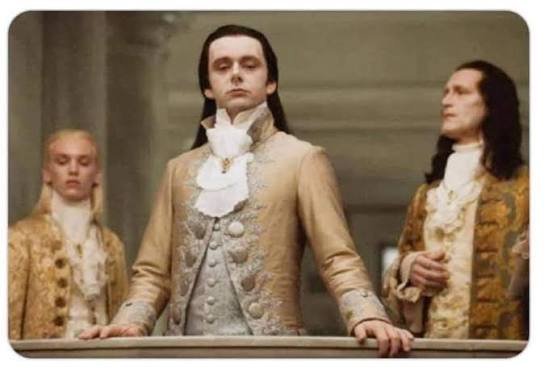 о, красиво, надо будет запомнить для споров с антисней🤭

"ты думаешь, что инцест в фикшне это что-то что уходит корнями в порно, потому что только порно и смотришь, я – что это продолжение традиции готического романа и античной литературы, мы разные"