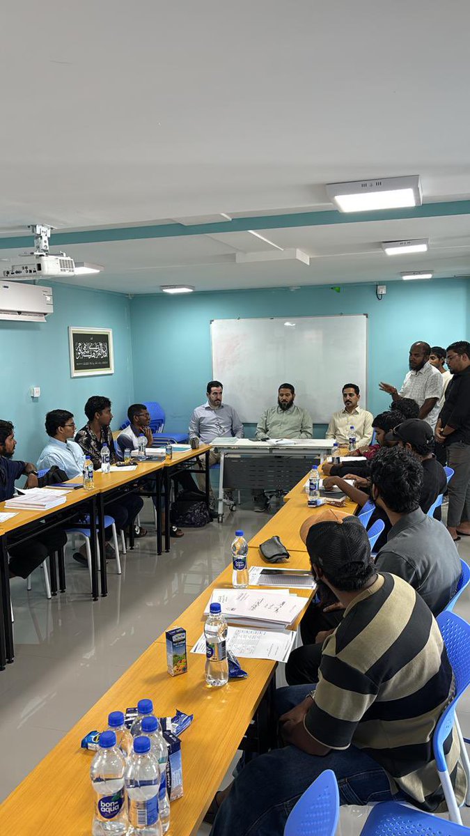 InstMaldive's tweet photo. بمناسبة بدء الفصل الدراسي الثاني استقبل المعهد طلابه هذا اليوم وأقام برنامج استقبال للطلاب المستجدين تخلله كلمة توجيهية من مدير المعهد ومشاركات من قبل الهيئة التعليمية والإدارية في إطارٍ أكاديمي يعكس رسالة التعليم  في ظل الدعم المستمر من الجامعة.
#رؤية_السعودية_2030 https://t.co/EB8gIPKROA