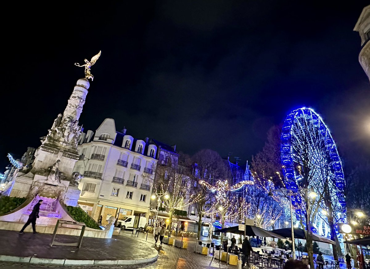 ReimsGoodNews's tweet image. Reims s’illumine pour les Fêtes 💫
#Reims #Fetes #Lumiere #ReimsEstBelle