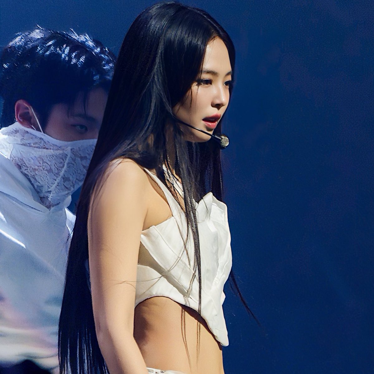 Jennierubyjane✅ jennanruby | NOBODY CAN LOOK THIS HOT IN GREEN ONLY JENNIE KIM CAN