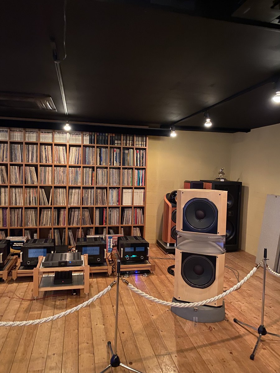 petrucciani893's tweet photo. サウンドカフェなかじです♪年末は是非なかじでJBLで音楽を楽しみましょう年末30日迄お昼から営業しますヨロシクです😃 https://t.co/khazps0qS7