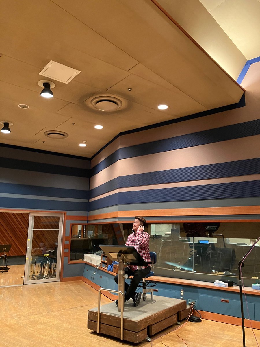 年年の瀬のレコーディング。
何だか皆さんハイテンションです(笑)
お陰で携帯忘れてきました、、、(笑)

素晴らしいアレンジに感動、涙。
来年は更にレコーディング出来るよう、精進致します😌

#サウンドイン
#レコーディング