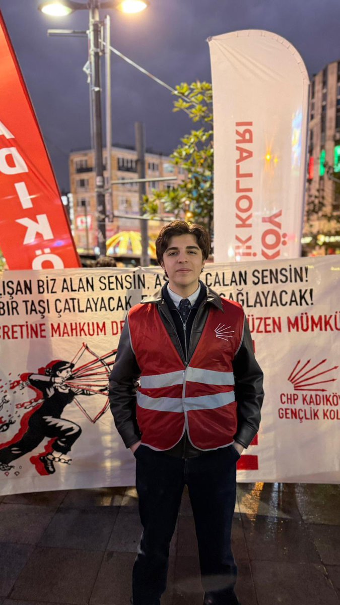 Gencecik insanları zindana tıkmaktan medet uman; vicdanını, merhametini kaybetmiş, yolun sonuna gelmiş bir iktidar!

Kadıköy Gençlik Kolları yöneticimiz Bilge Kaan Şarbat hakkında tutuklama karararı verildi.

Sayısız çocuk yatağa aç giriyor, sayısız işçi ayın sonunu getiremiyor,