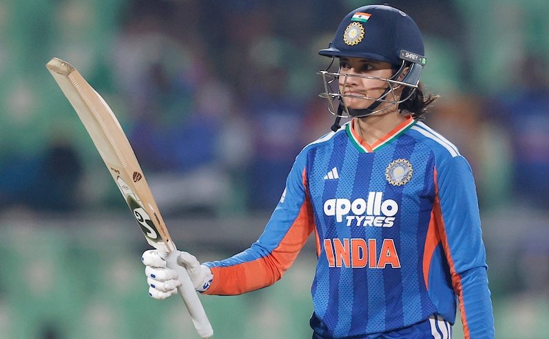 🚨MOST INTERNATIONAL RUNS WOMEN's CRICKET🚨

Mithali Raj - 10868 (314 innings)
Suzie Bates - 10652 (343 innings)
Cha Edwards - 10273 (316 innings)
Smriti Mandhana*- 10000 (280 innings)*