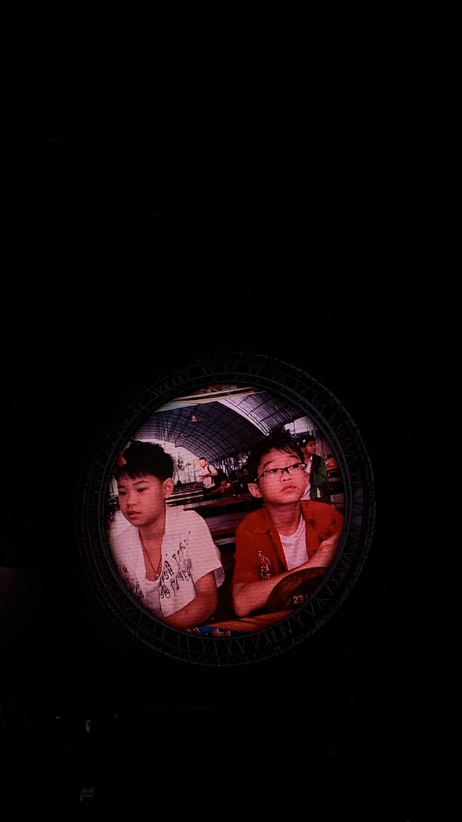 comebackhomexy's tweet image. เลื่อนหารุปเก่าๆ แล้วไปเจอตอนคอนหยิ่น ถ่ายอันนิไว้ อ่ย เพื่อนอ้วมรักอ้วมม้ากม๋าย เหนียวแน่นสุดๆ พาเพื่อนมาเล่นดนตรีบนคอนเดี่ยว เพราะเคยมีความฝันทำวงดนตรีด้วยกัน ชีวิตต้องมีซักซี้ดอ่ะเนอะ เท่ว่ะ พ่อภุมิใจในตัวเอ็งมาก ถึงจะพึ่งมาเลี้ยงตอนโตก็เถอะ ฮ่าฮ่า 
#yinyin_anw ❣️