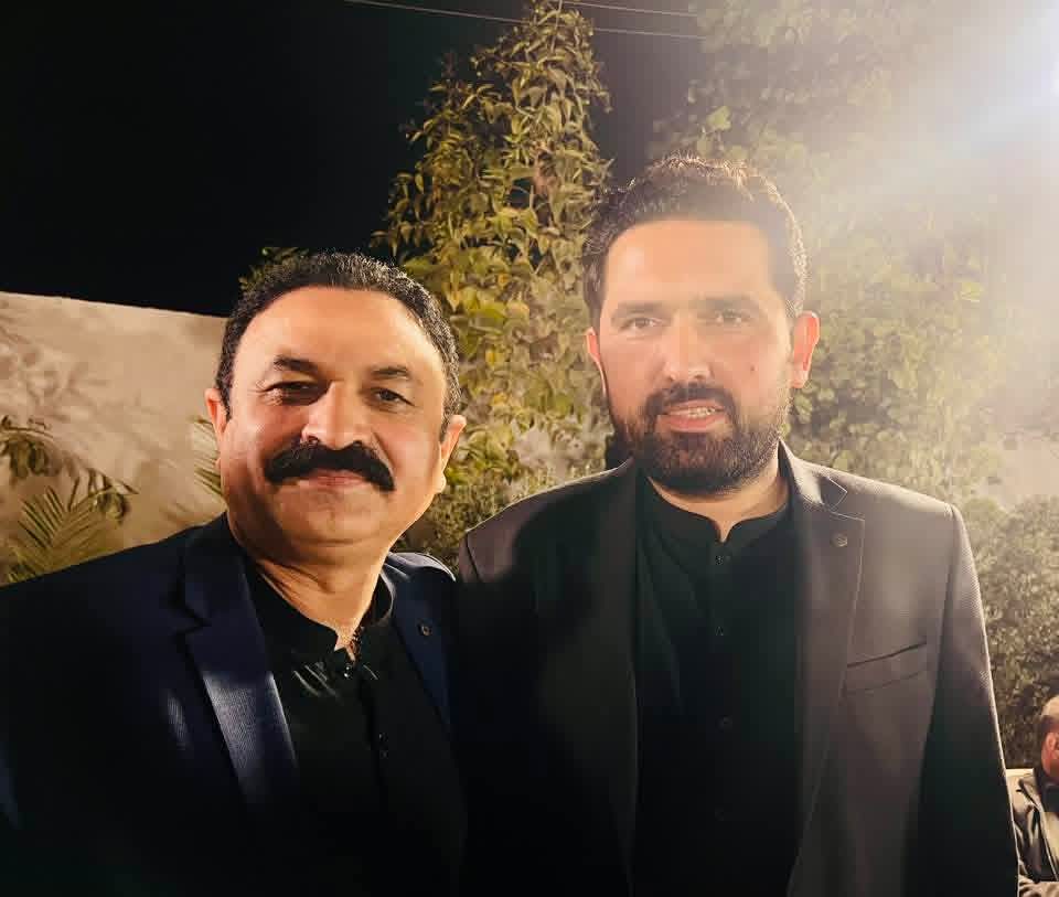 UmairAhmadJUI's tweet photo. لاہور کی سیر جاری ہے، فاٹا کا حال اللہ پر چھوڑ دیا گیا ہے۔
#لاہور_نہیں_فاٹا_سنبھالو https://t.co/h8FtZvpGzg