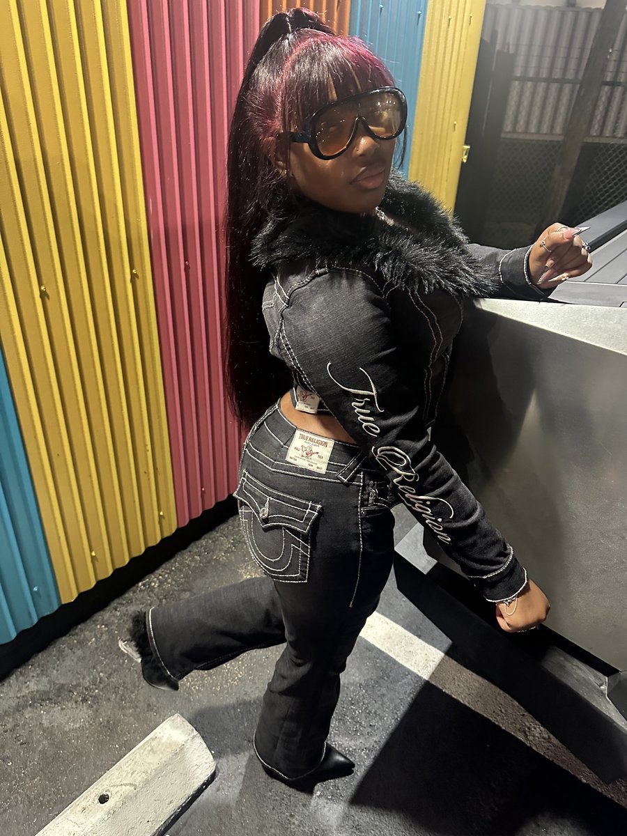 mspimpsum's tweet photo. MRS.Capricorn 😽🫣 #yr23❤️🔥 https://t.co/oTKuimaJ02