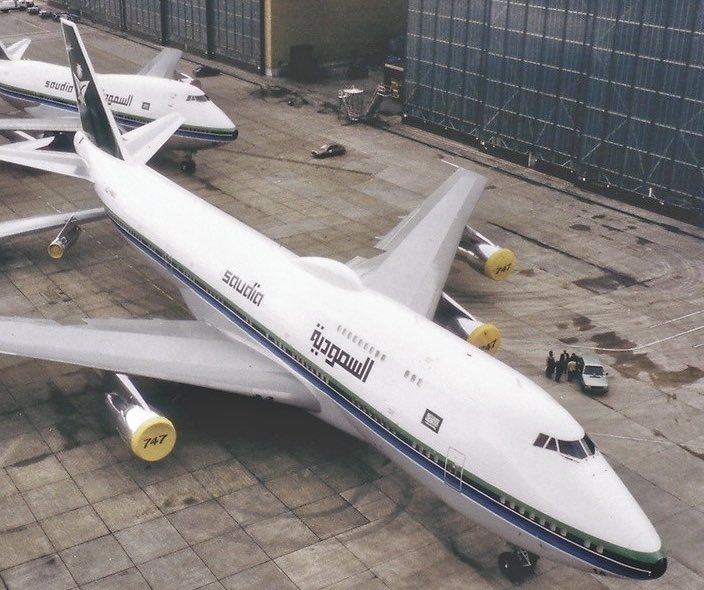saudia_aviation's tweet photo. صور نادرة 🤩‼️

من الداخل 
لطائرة بوينغB747-300 كلاسيك،الملكية 🇸🇦👑

خدمة الطائرة :
🔹 الملك فـهــد  بن عبدالعزيز ال سعود
🔹 الملك عبدالله بن عبدالعزيز ال سعود
( رحمهم الله )

🛑 الطائرة خارج الخدمة حالياً https://t.co/GU9EYvuB98