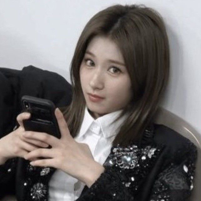 ratifction's tweet image. ︎ㅤㅤ
︎ㅤㅤㅤ
︎ ︎ ㅤㅤ

ㅤ ㅤㅤ︎ㅤㅤㅤㅤㅤㅤㅤㅤㅤ︎ㅤㅤㅤㅤㅤㅤㅤㅤㅤ︎ㅤㅤㅤㅤㅤㅤㅤlow quality pic for a high quality woman. happy birthday, sza! here’s the flowers i ordered for you. enjoy your day! i wish the best for you ngayon bday mo and for 2026. labyu beh 🩷