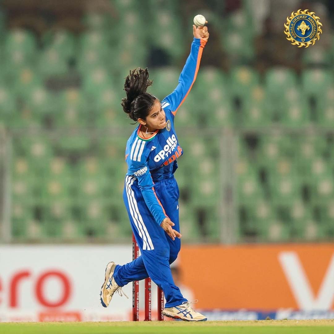 KCAcricket's tweet image. Match Update: IND vs SL (WT20)
​At the Halfway Mark:
Sri Lanka reach 95/1 after 10 overs in their chase of 222.

#cricketlovers♥️ #score