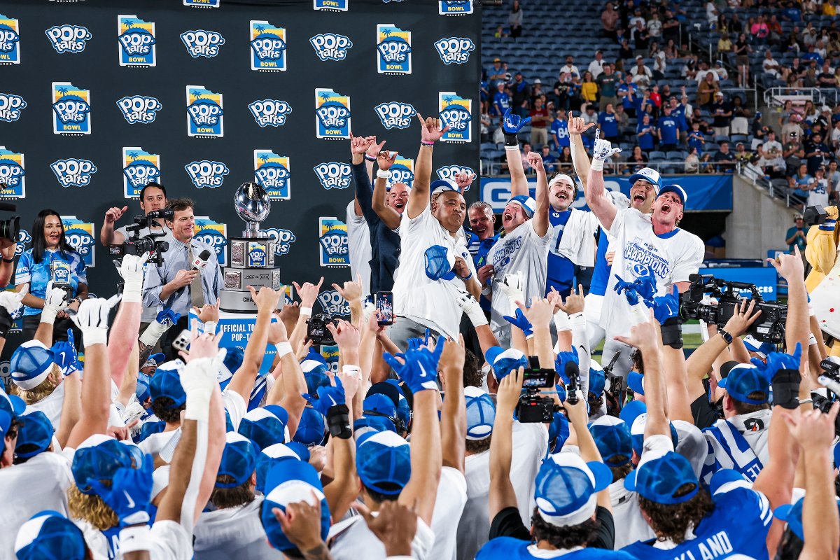 gregwrubell's tweet photo. Over its last two seasons of P4 football, BYU is 23-4.

Considering the caliber of competition, it could be the most impressive two-season stretch in BYU football history.

23+ wins over successive seasons--
1979-80: 23-2
1980-81: 23-3
1983-84: 24-1
1984-85: 24-3
2024-25: 23-4