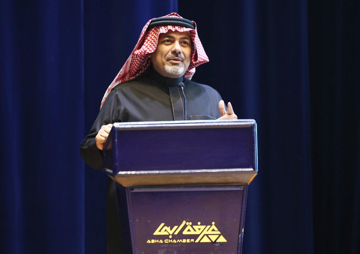 جانب من مشاركتي في برنامج #الملتقى_القانوني_الأول بمنطقة #عسير بتنظيم #غرفة_أبها حيث تشرفت بتقديم ورقة عمل بعنوان "المسار المهني القانوني".<a href="/abhachamber/">غــرفــة أبــهــا</a> 
#قانون #محاماة