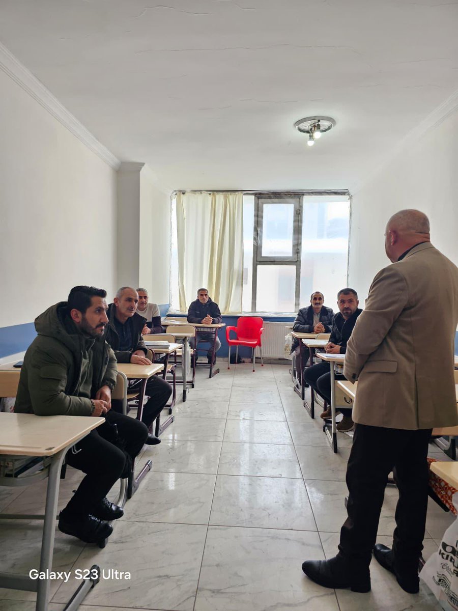 🎓 Mezun Öğrencilerimiz İçin Veli Toplantısı Gerçekleştirildi

Yüksekova’da mezun öğrencilerimize yönelik açılan Destekleme ve Yetiştirme Kursları (DYK) kapsamında, bugün öğrenci velilerimizle bir araya gelindi. 🤝

<a href="/tcmeb/">Millî Eğitim Bakanlığı</a> <a href="/TCyuksekova/">Yüksekova Kaymakamlığı</a> <a href="/nrtttin_ylmz/">Nurettin YILMAZ</a> <a href="/ctn_kdr/">Kadir Çetin</a>