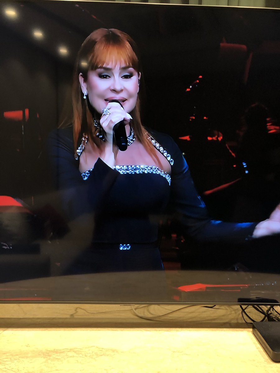 حفل الفنانة كارول سماحة الذي احيته العام الماضي في امستردام .. يعرض الآن عبر Lbci .

ما يمكن قوله عن هذا الحفل : كارول سماحة ملكة فعلاً ..
بس هيك 😍💕

<a href="/CAROLE_SAMAHA/">Carole Samaha</a>  <a href="/LBCI_NEWS/">LBCI Lebanon News</a>